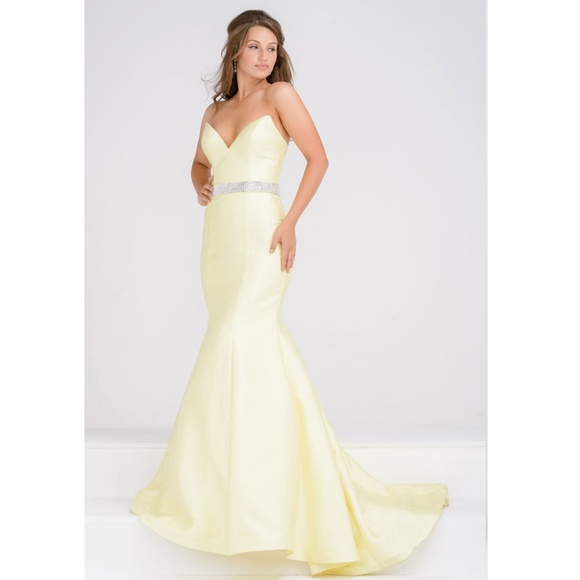 JVN 31939 Evening Prom Dress